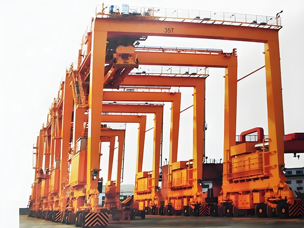 1764206683373515.jpg 集装箱 龙门吊 (11).jpg